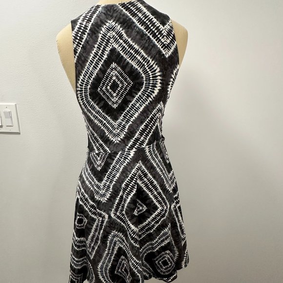 Tie Dye Side Tie Knit Dress - Picture 4 of 4